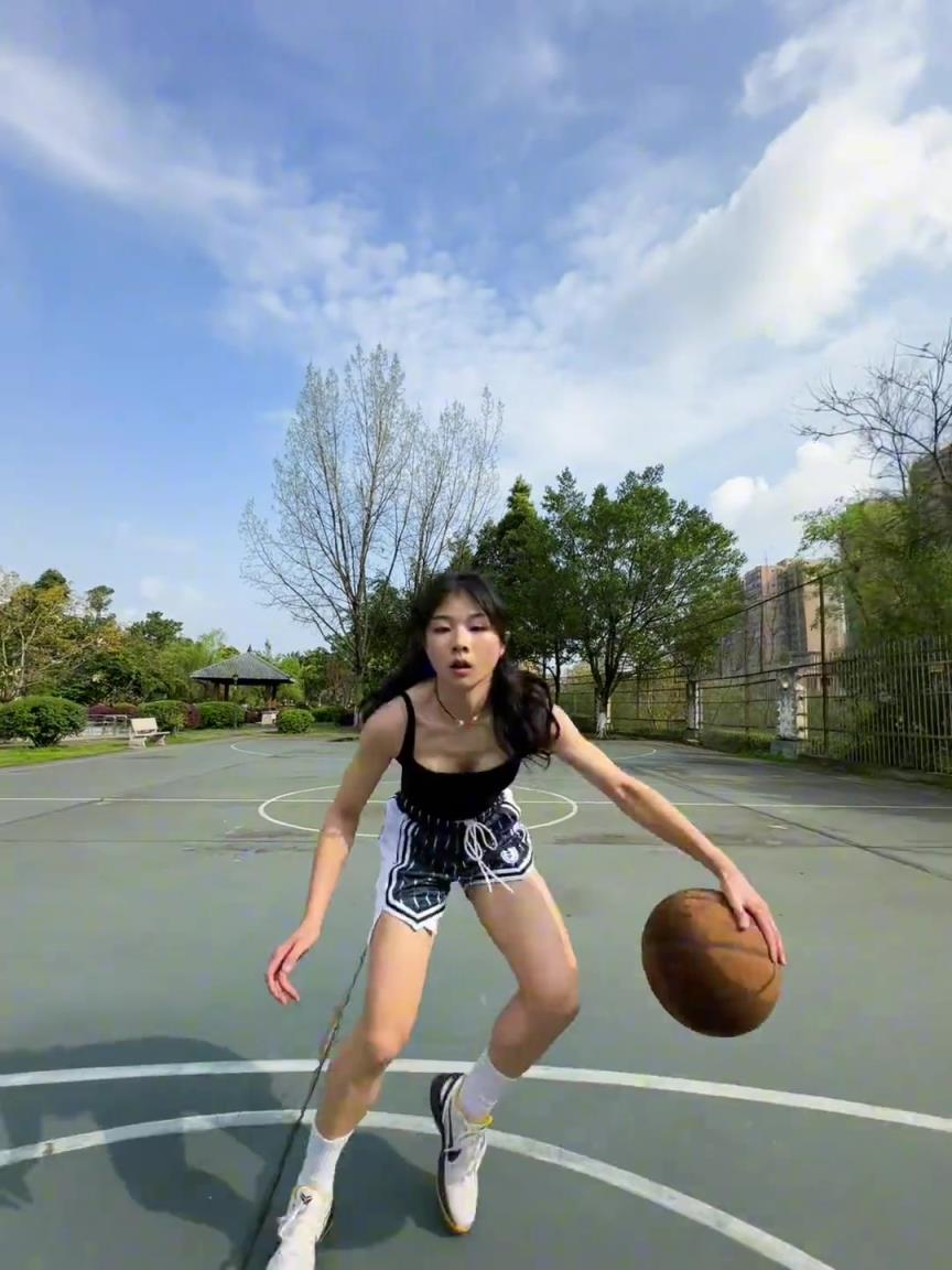 看著有點(diǎn)實(shí)力，敢背打我不？